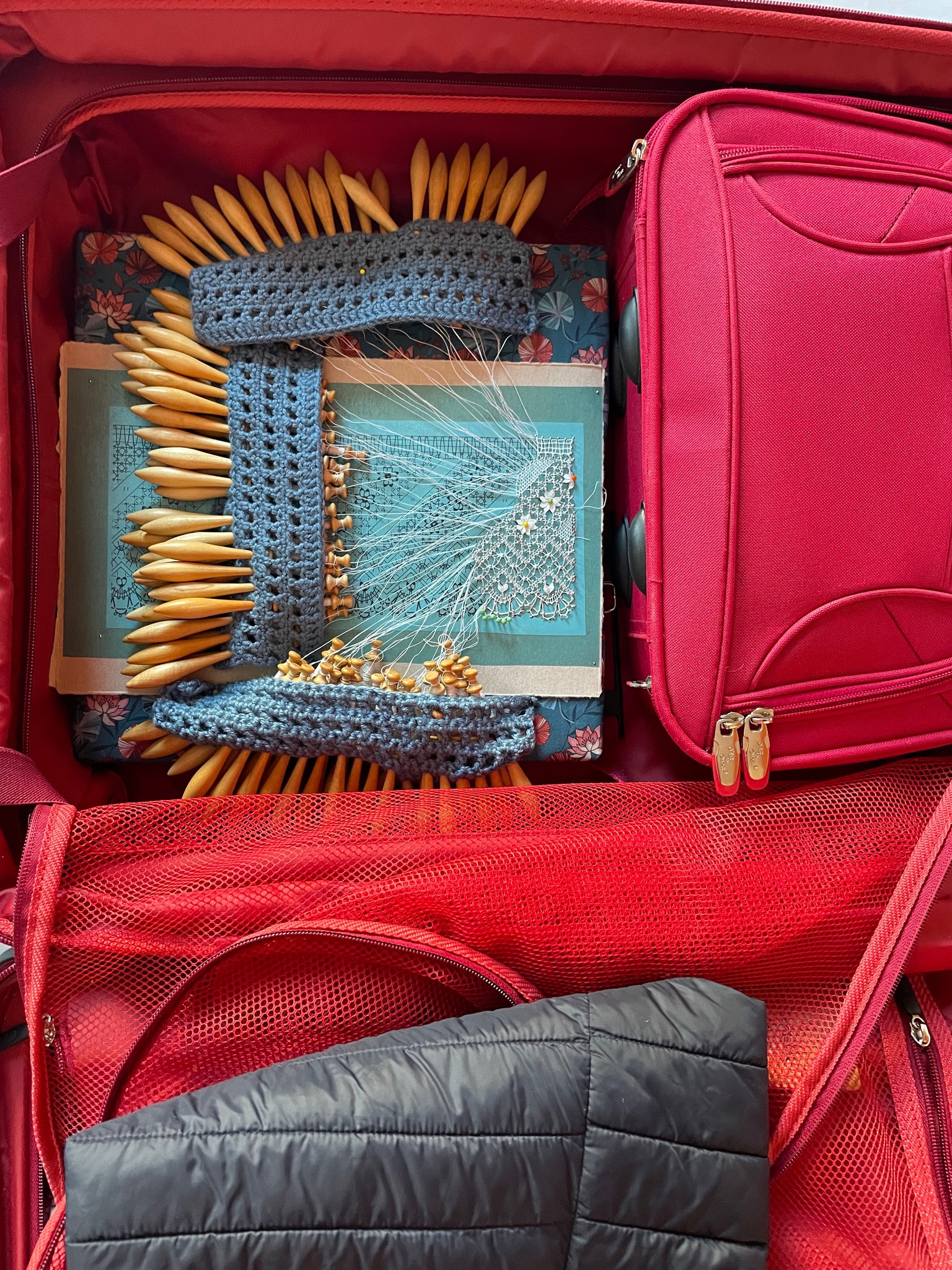 L atelier hors du temps valise bouclee