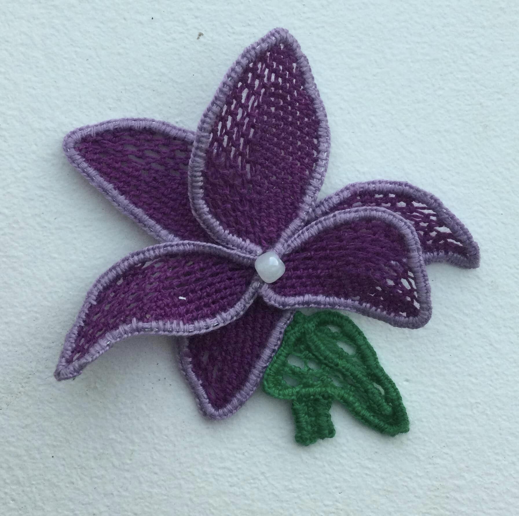 dentelle aiguille broche