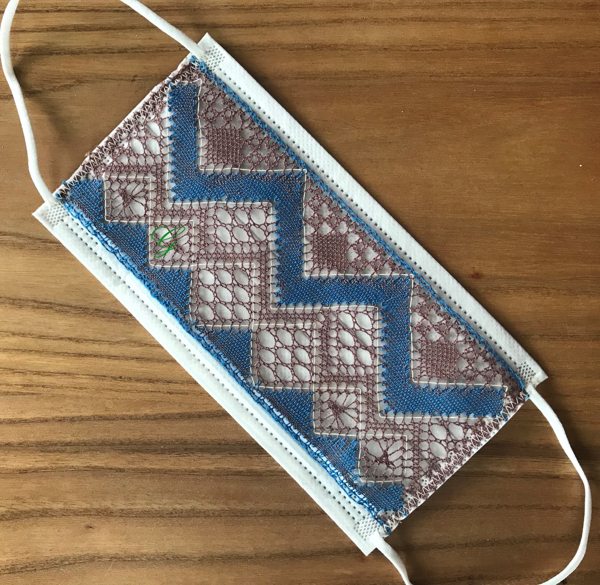 dentelle de cluny masque